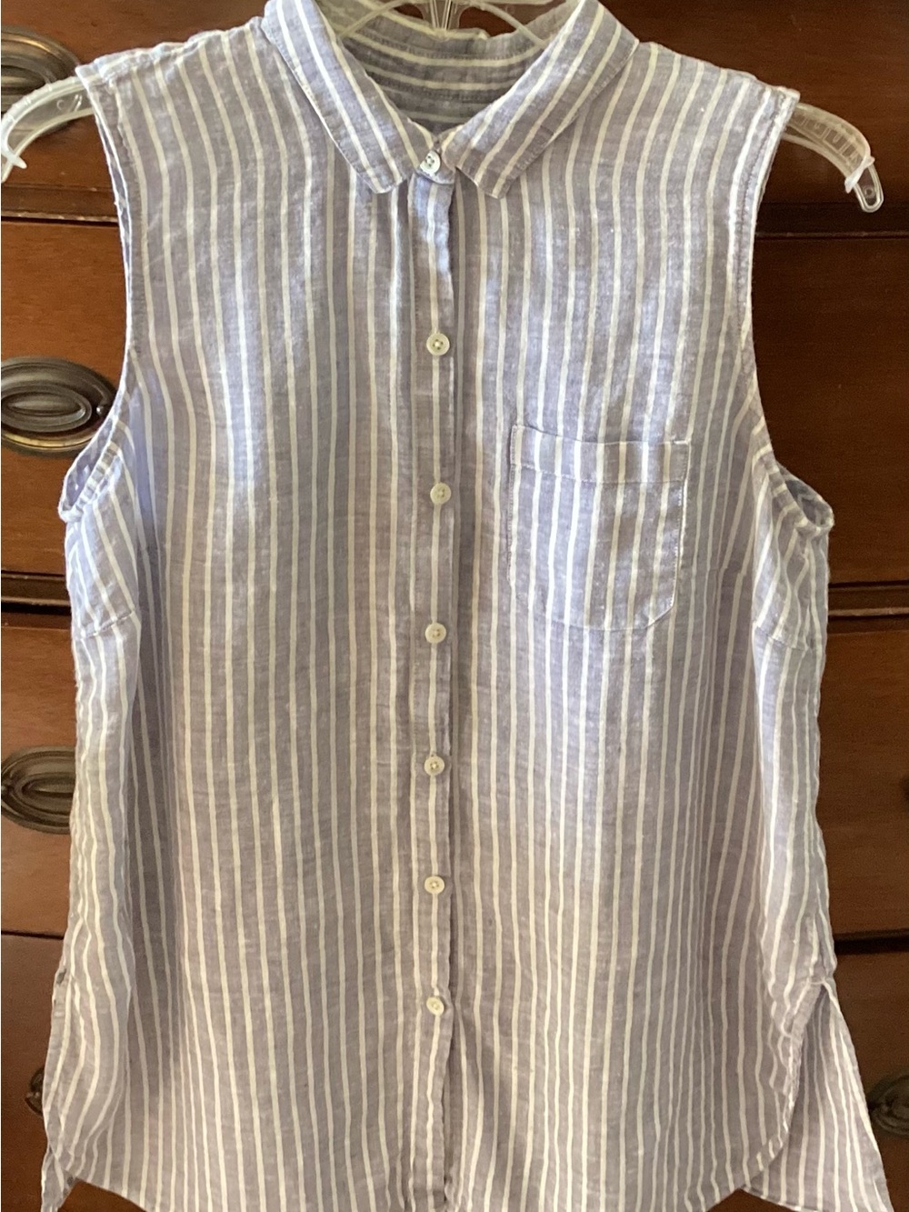 J. Jill Sleeveless Button-Down Linen Shirt in Light Blue and White Stripe